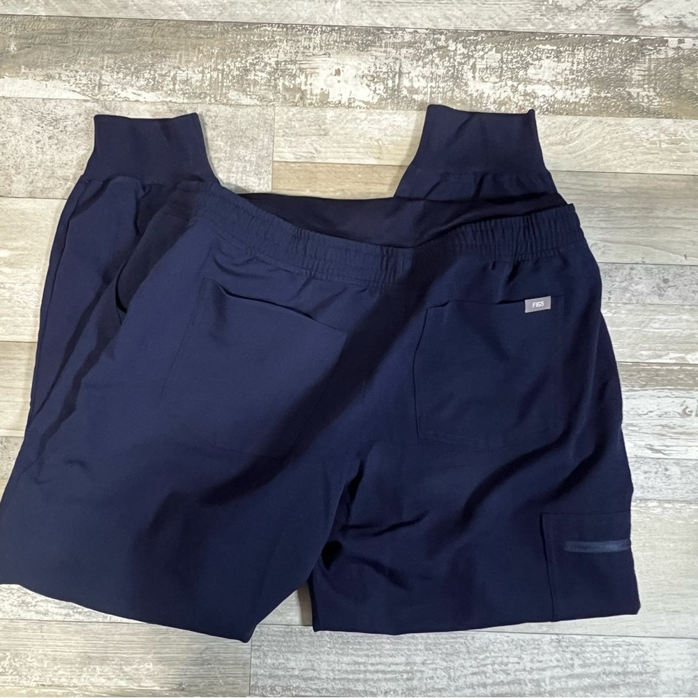 NWT Figs Women’s Maternity Jogger Scrub Pants Navy Size L Petite - Picture 4 of 7